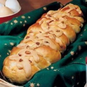 Frosted Caramel Nut Braid_image