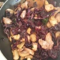 Red cabbage & chicken curry_image
