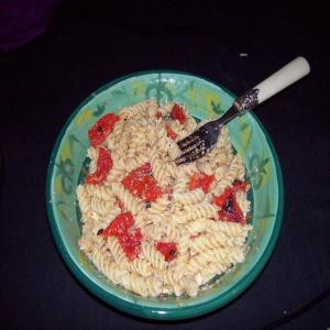 Rigatoni With Red Pepper, Almonds, and Bread Crumbs_image