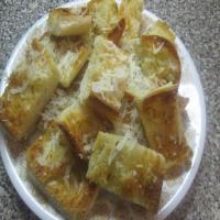 Crispy Garlic Bread w/Parmesan Cheese_image