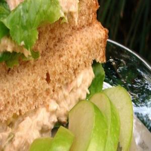 Darra's Famous Tuna Waldorf Salad Sandwich Filling Recipe_image