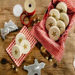 Pistachio Linzer Cookies image