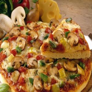 American Pizza with Mushrooms, Peppers and Onions_image