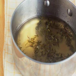 Muscat and Lemon Thyme Syrup_image
