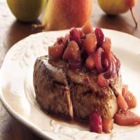 Beef Tenderloin with Pear-Cranberry Chutney_image