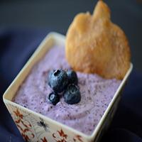 Cinnamon Sugar Crisps with Sweet and Fluffy Blueberry Dip_image