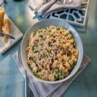 Risotto with Mushrooms and Peas image