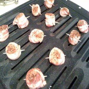 Simple Scallops Wrapped in Bacon image
