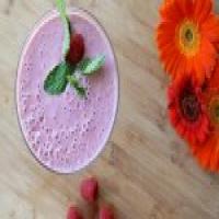 Peanut Butter and Berry Kefir Smoothie - Quick and Easy!_image