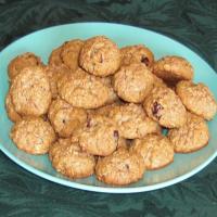Reduced-Fat Cranberry Oatmeal Cookies_image