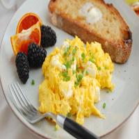 Scrambled Eggs With Cream Cheese Recipe_image