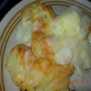Scalloped Potatoes With Heavy Cream and Cheese_image