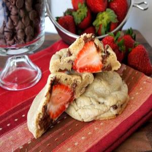 Strawberry stuffed Chocolate Chip Cinnamon Cookies_image