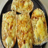 Crunchy Cheese Toasts image