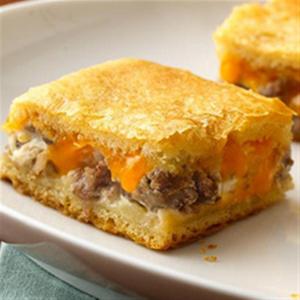 Sausage and Cheese Crescent Squares_image