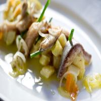 Smoked Herring With Fingerling Potatoes and Chives_image