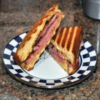 Ham & Caramelized Onion Grilled Cheese_image