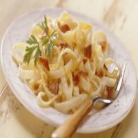 Pasta with Bacon, Caramelized Onions and Cheddar Cheese image