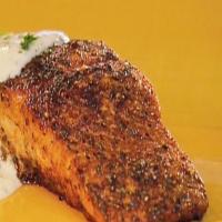 Blackened Salmon with Blue Cheese Sauce_image