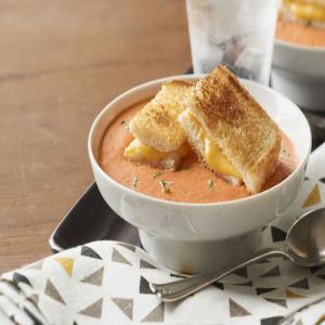 Tomato Soup with Grilled Cheese_image