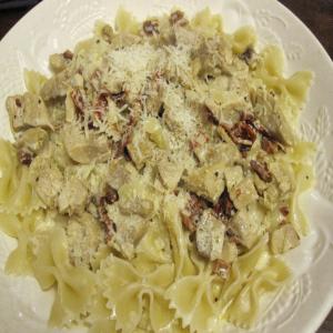 Chicken and Bow Tie Pasta_image