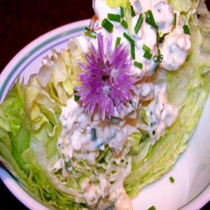 Iceberg Lettuce Wedges with Creamy Blue Cheese Dressing_image