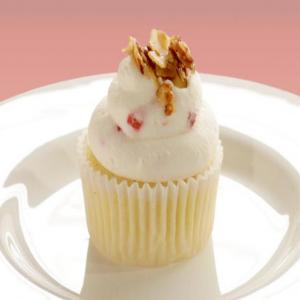 Cupcakes with Pineapple Filling and Strawberry and Goat Cheese Whipped Cream_image