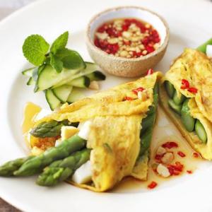 Asparagus coconut crêpes with sweet chilli sauce image