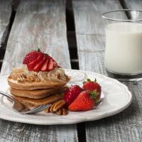 Light-as-a-Feather Whole Wheat Pancakes_image