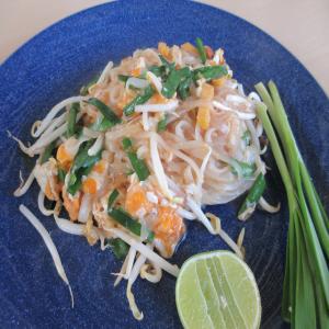 Thai Style Fried Noodles (Pad Thai)_image