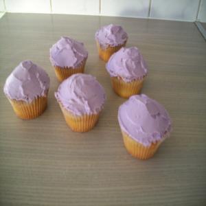 Cupcakes With Buttercream Icing_image