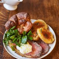 Mark Hamill's roast sirloin & Yorkshire puddings_image
