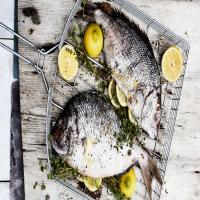 Grilled Whole Fish with Lemon and Thyme_image
