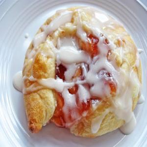 Strawberry Cream Cheese Danish Recipe - (4.1/5)_image