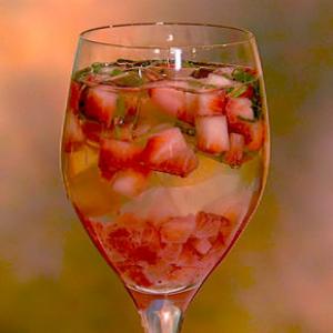 Clinton Kelly's Strawberry Basil Spritzer Recipe - (4.5/5)_image