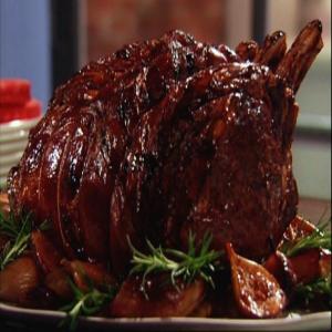 Prosciutto Standing Rib Roast with Figs_image