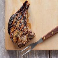 Double-Cut Pork Chops with Garlic Butter_image