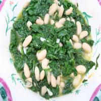 Garlic Spinach With White Beans image