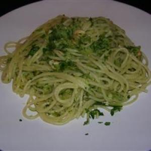 Spaghetti with Zucchini and Almonds image