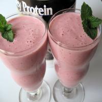 Strawberry Yogurt Milkshake Smoothie_image