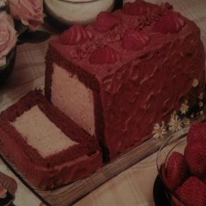 Chocolate Strawberry Mousse Cake_image