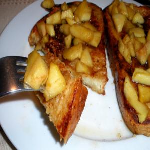 French Toast with Apple Sizzle (Foodfit website)_image