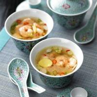 Hot & sour broth with prawns image
