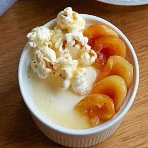 Yogurt panna cotta, hunza apricots & popcorn_image