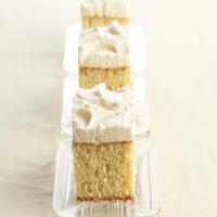 Vanilla Cake with Vanilla Buttercream Frosting_image