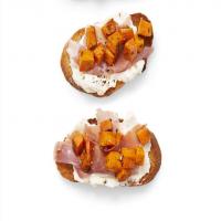 Sweet Potato-Marshmallow Crostini_image