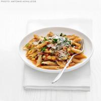 Whole-Grain Pasta with Chickpeas and Escarole_image