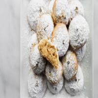 Kourabiethes: Greek Shortbread Cookies With Almonds_image