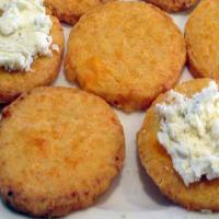 Homemade Cheese Crackers_image