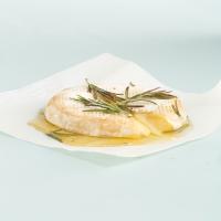 Baked Brie with Honey and Rosemary_image